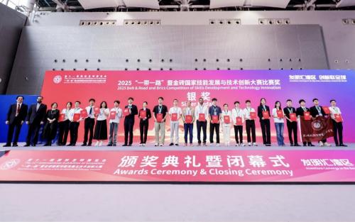 Z6������ʱ�������ƹ��ʷ���չ��ն���Ĵ��